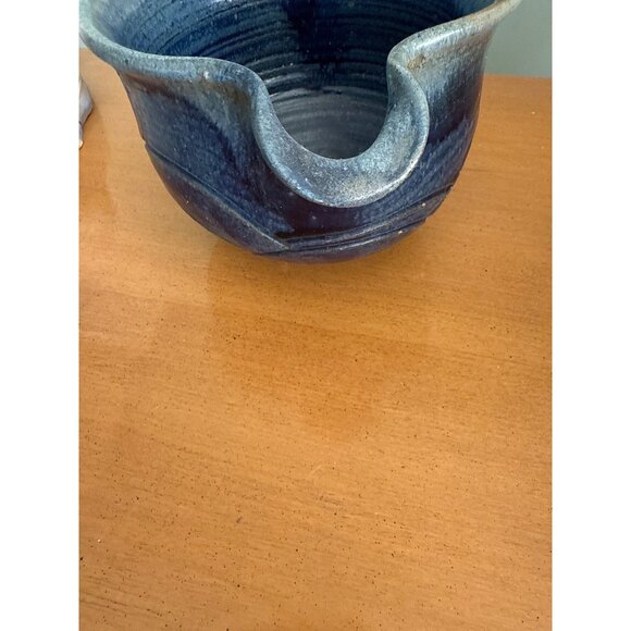 Vintage 1982 Signed Blue Glazed Ceramic Mixing Bowl With Pour Spout Handcrafted - Picture 5 of 6